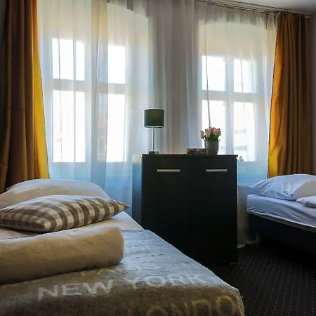 Boogie Deluxe Old Town