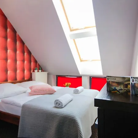 Boogie Deluxe Old Town Apartmanhotel 3*