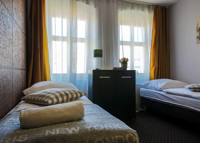 Boogie Deluxe Old Town