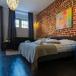 Boogie Deluxe Old Town Apartmanhotel