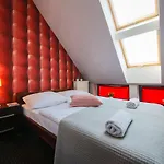 Boogie Deluxe Old Town Apartmanhotel 3*