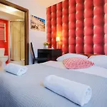 Boogie Deluxe Old Town Ξενοδοχείο με διαμερίσματα 3*