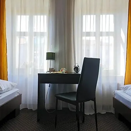 Boogie Deluxe Old Town 3*