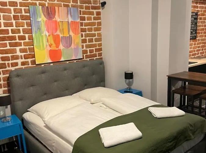 アパートホテル Boogie Deluxe Old Town 3*