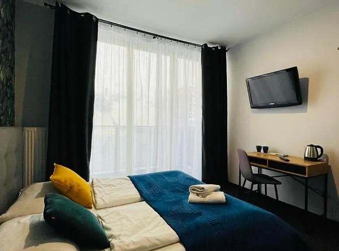 アパートホテル Boogie Deluxe Old Town 3*