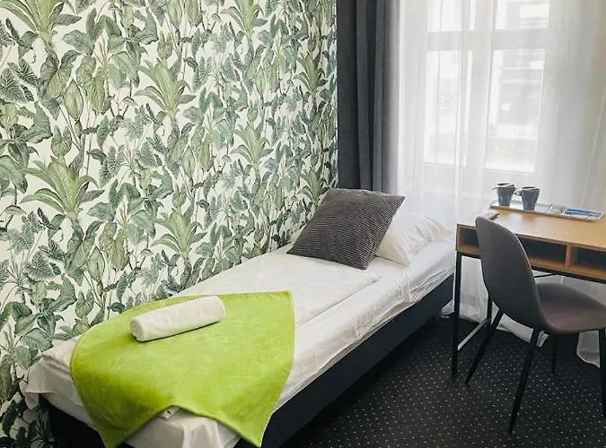 アパートホテル Boogie Deluxe Old Town 3*